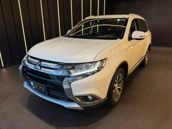 MITSUBISHI OUTLANDER 2.0 COMFORT 16V GASOLINA 4P AUTOMÁTICO MITSUBISHI OUTLANDER 2.0 COMFORT 16V GASOLINA 4P AUTOMÁTICO